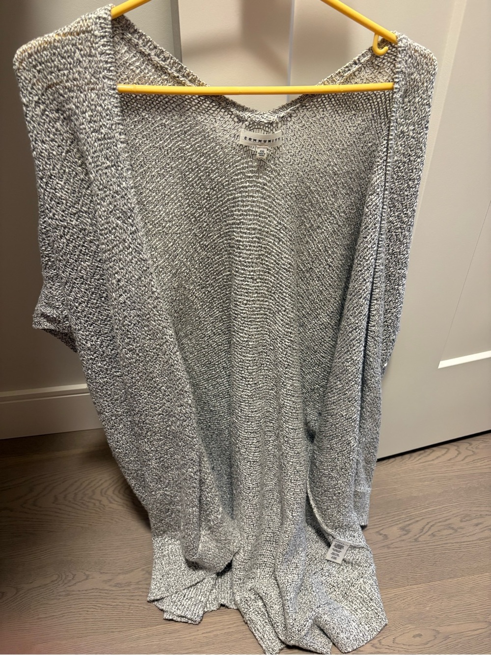 Community Ionic Cape - Picture 8 of 11